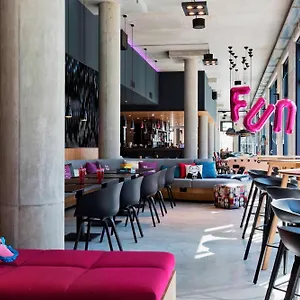 Moxy Airport מלון שווכאט